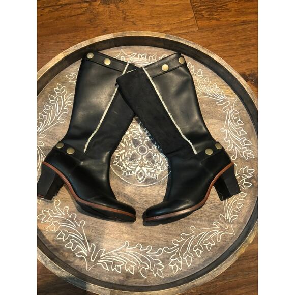 Women's Black Leather Insulated Timberland Boots - Picture 3 of 10